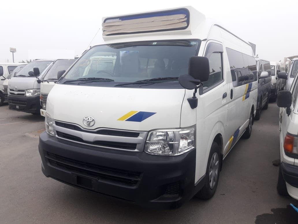 used toyota hiace commuter beforward
