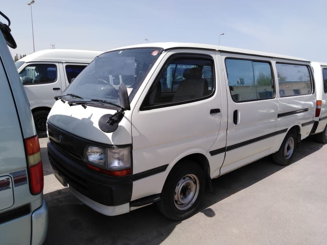 beforward toyota hiace commuter