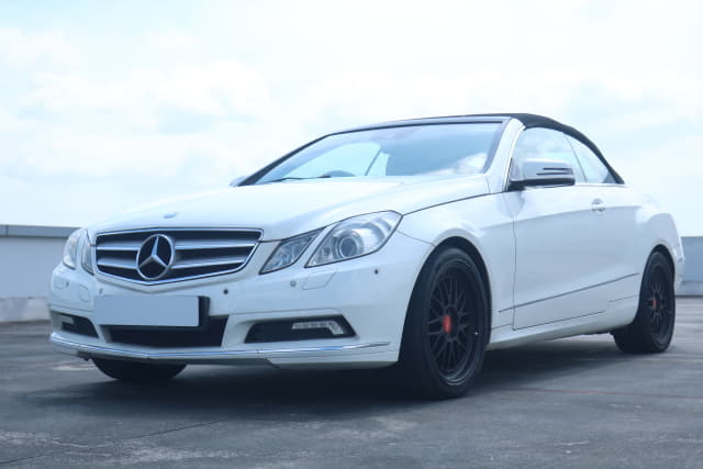 MERCEDES-BENZ / E-Class (0)