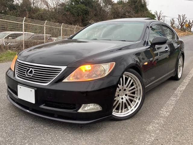 LEXUS LS;
