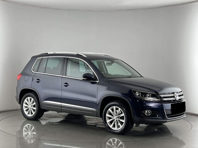 VOLKSWAGEN / Tiguan (0)
