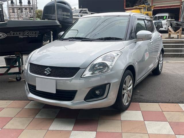 SUZUKI / Swift (ZC72S)
