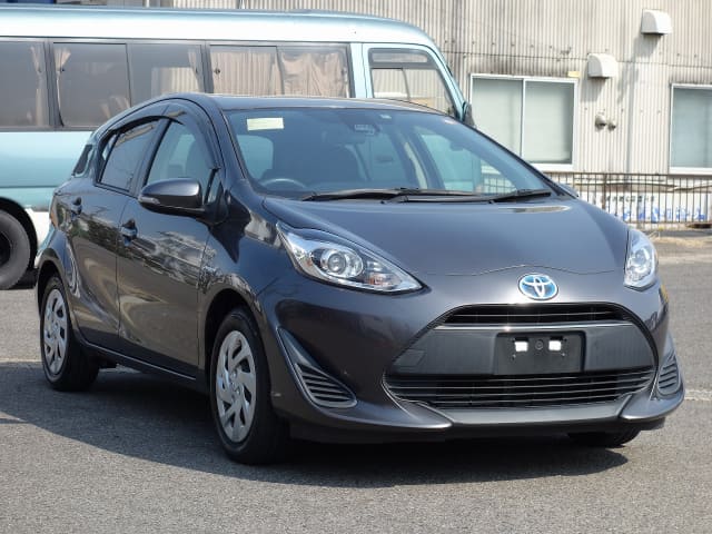TOYOTA / Aqua (DAA-NHP10)