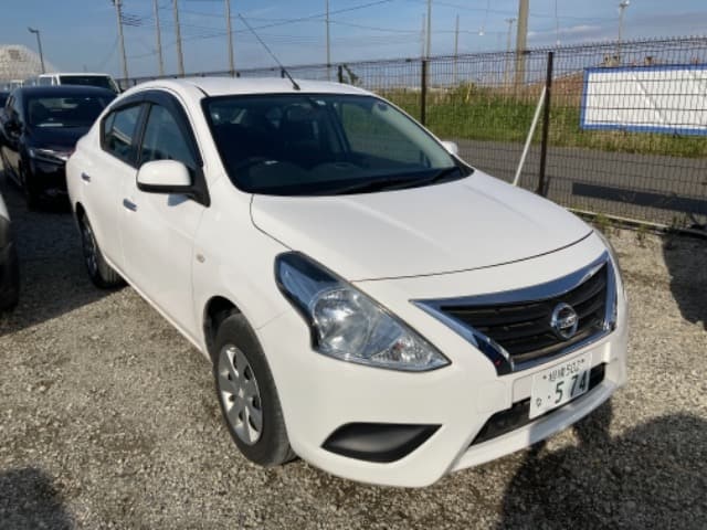 NISSAN Latio
