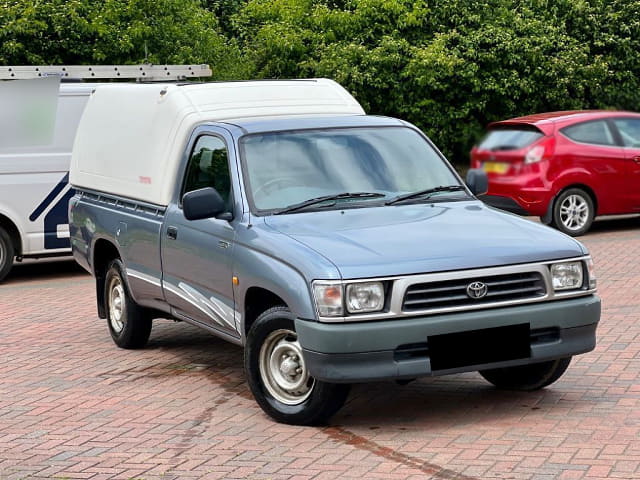 TOYOTA / Hilux (0)