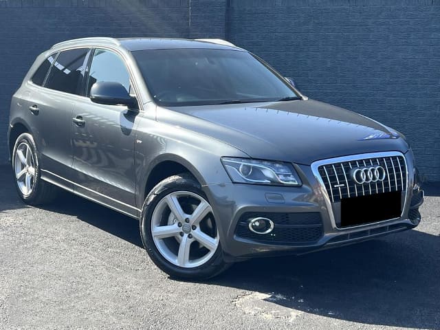 AUDI / Q5/ (0)