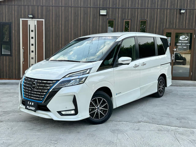 NISSAN / Serena (6AA-HFC27)