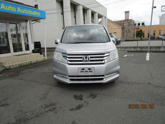HONDA / Step WGN (DBA-RK2)