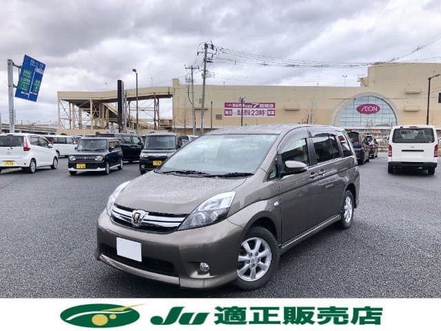 TOYOTA / Isis (ZGM15W)