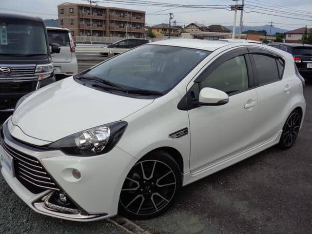 TOYOTA Aqua]