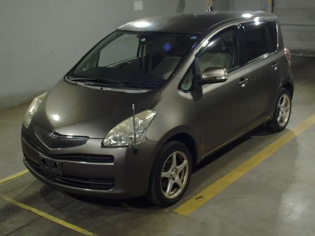 TOYOTA Ractis