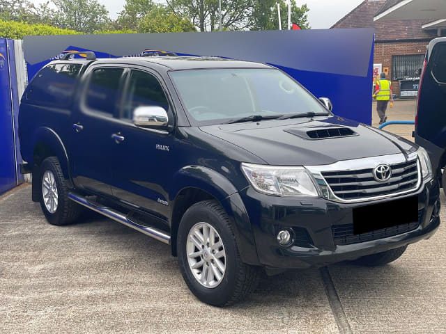 TOYOTA Hilux