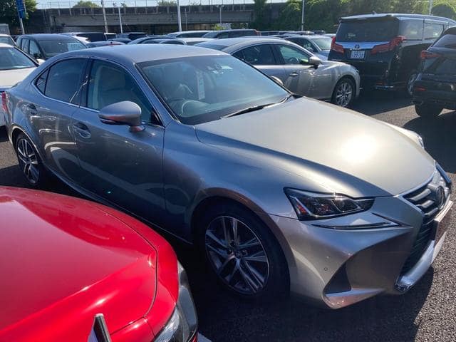 LEXUS IS