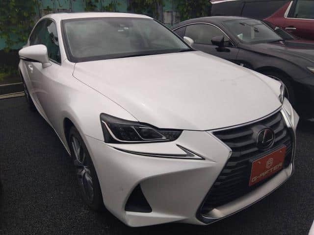 LEXUS IS