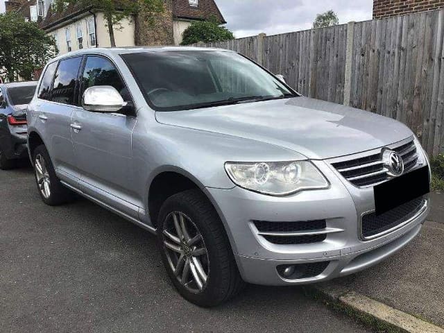 VOLKSWAGEN / Touareg (0)
