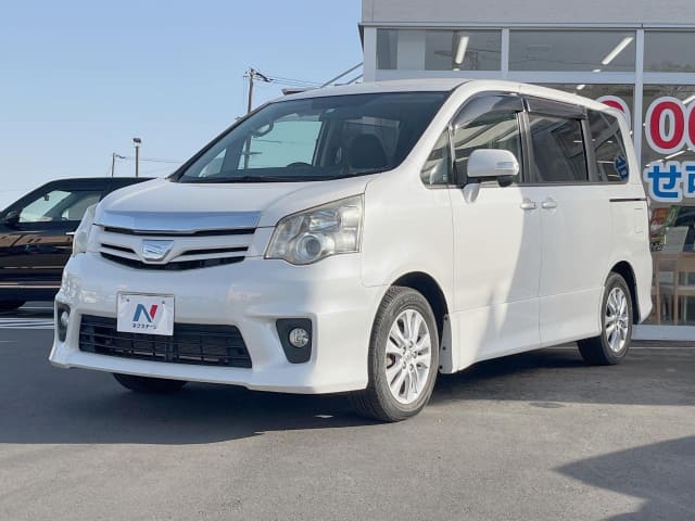 TOYOTA / Noah/ (DBA-ZRR70W)