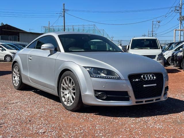 AUDI TT