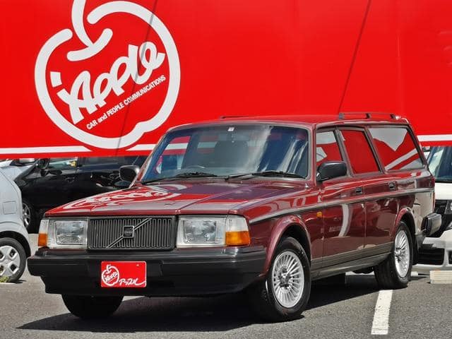 VOLVO 240;