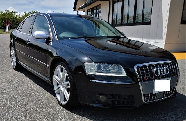 AUDI S8
