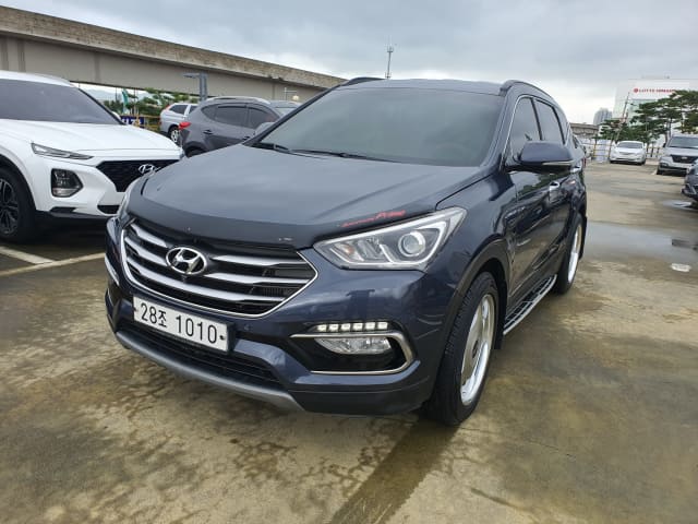 HYUNDAI / Santa Fe (0)