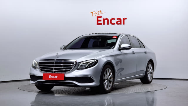 MERCEDES-BENZ / E-Class (0)