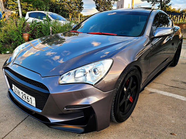 HYUNDAI Genesis