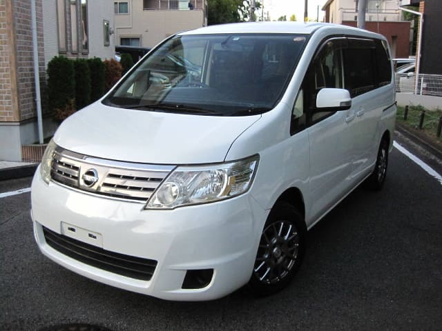 NISSAN Serena]