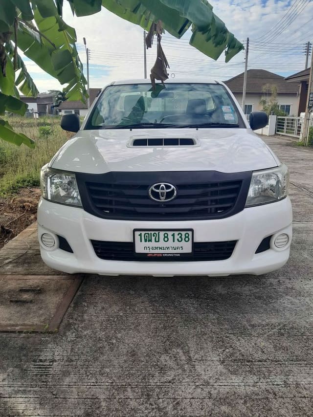 TOYOTA Hilux