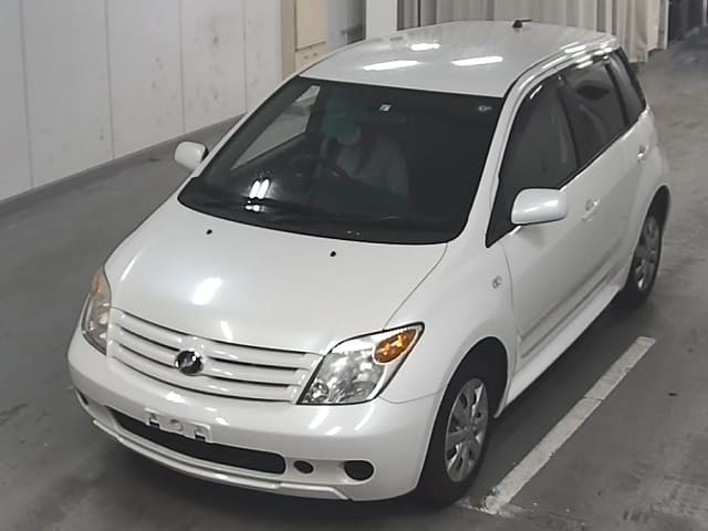 TOYOTA IST