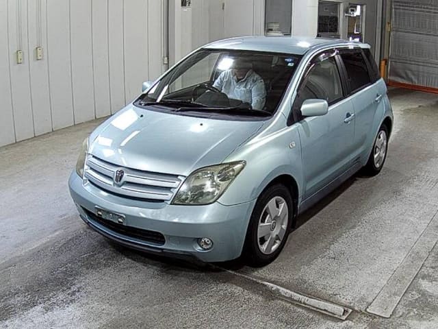 TOYOTA IST