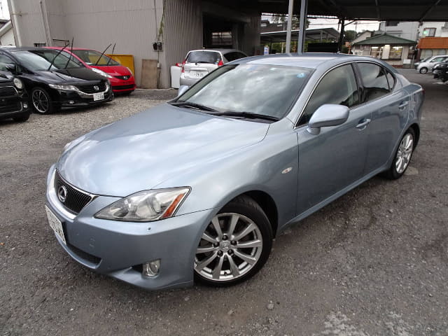 LEXUS IS
