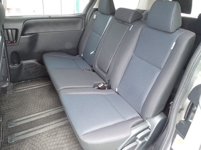 Local or import cars from kenya. Carhoot car Id 27