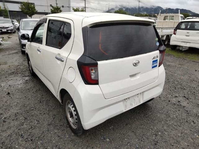 Local or import cars from kenya. Carhoot car Id 4