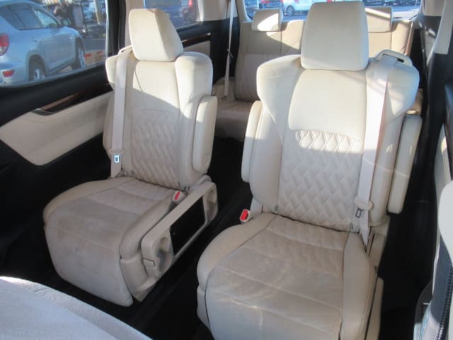 Local or import cars from kenya. Carhoot car Id 27