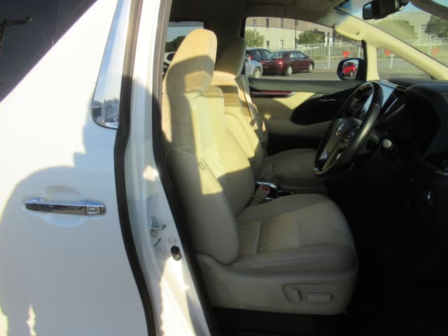 Local or import cars from kenya. Carhoot car Id 25