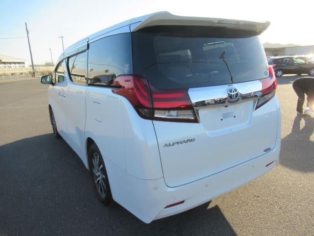 Local or import cars from kenya. Carhoot car Id 3