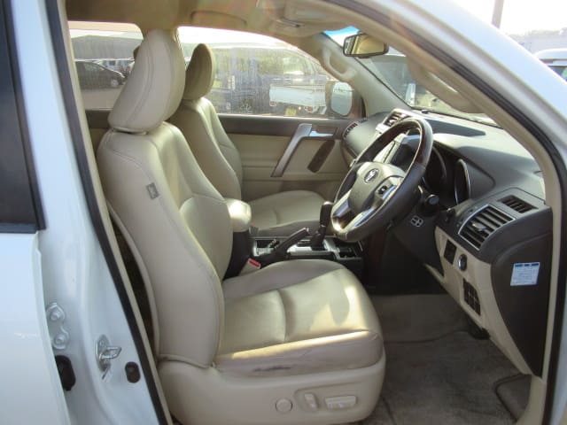 Local or import cars from kenya. Carhoot car Id 24