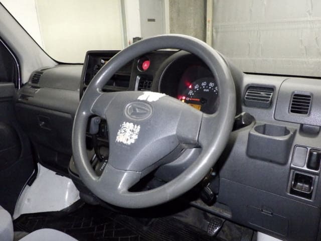 Local or import cars from kenya. Carhoot car Id 3