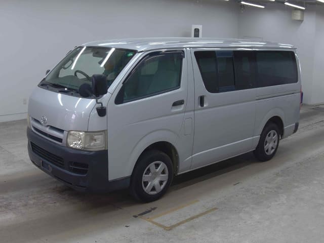 TOYOTA Regiusace Van