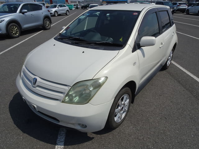 TOYOTA IST