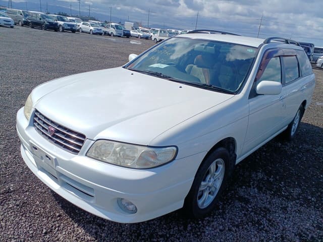 NISSAN Avenir