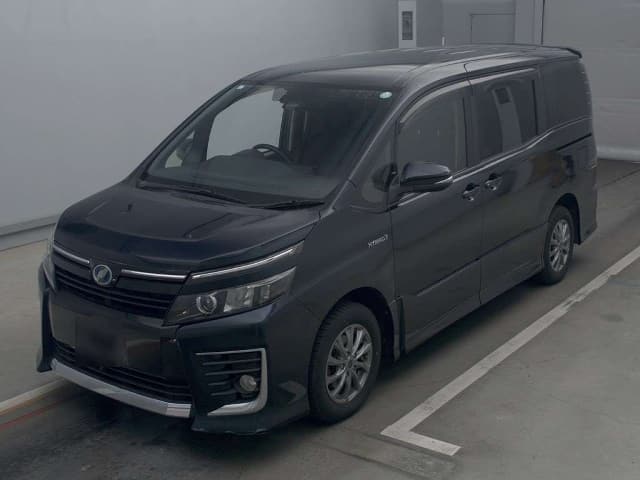 TOYOTA Voxy Hybrid