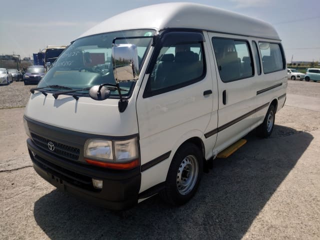 TOYOTA Hiace Commuter