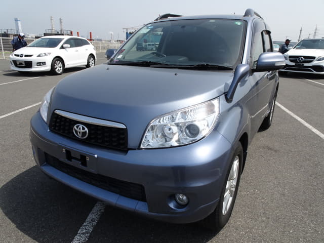 TOYOTA Rush