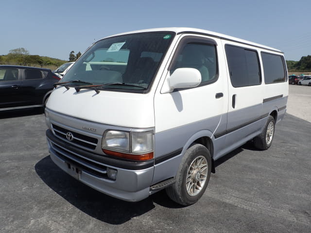 TOYOTA Regiusace Van