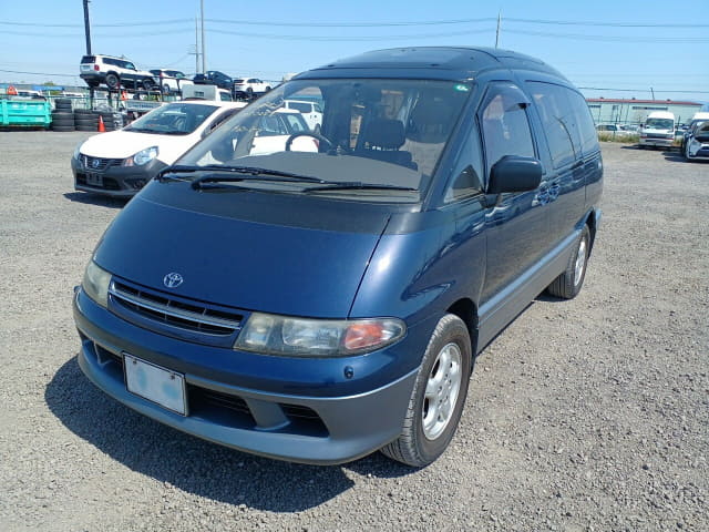 TOYOTA Estima Lucida