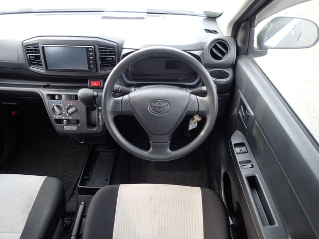 Local or import cars from kenya. Carhoot car Id 30