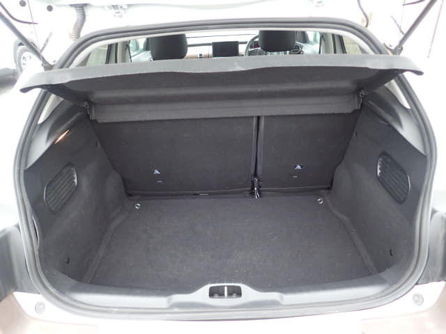 Local or import cars from kenya. Carhoot car Id 28