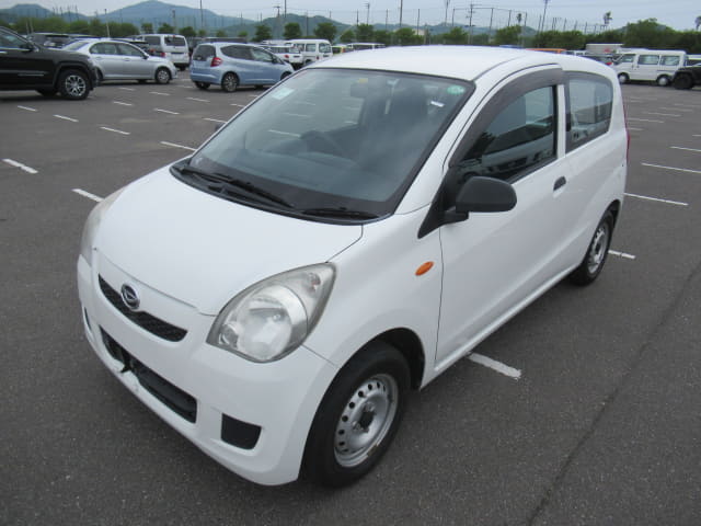 DAIHATSU Mira.