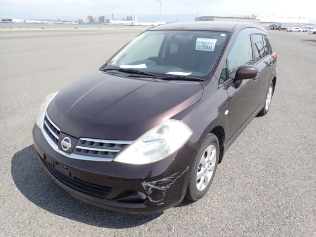 NISSAN Tiida